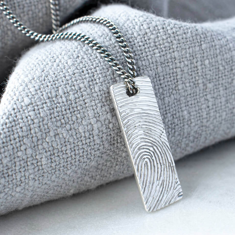 FINGERPRINT SLIM TAG NECKLACE